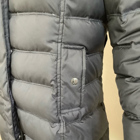 Women's Black Puffer Coat with Faux Fur Hood - Picture 3 of 8